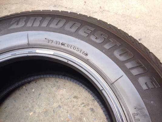 ยางบริสโตน 215-70-15 ปี 16 ครบชุด 4 เส้น 6500  สภาพสวยๆไม่บวมไม่กินข้าง ดอกยางเหลือเยอะเอาไปวิ่งกันใด้อีกยาวค่ะ
