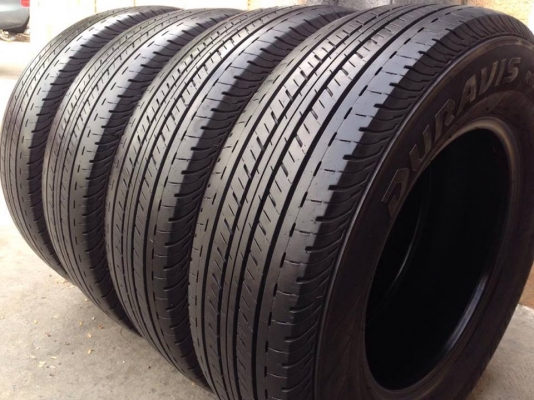 ยางบริสโตน 215-70-15 ปี 16 ครบชุด 4 เส้น 6500  สภาพสวยๆไม่บวมไม่กินข้าง ดอกยางเหลือเยอะเอาไปวิ่งกันใด้อีกยาวค่ะ