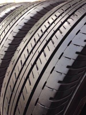 ยางบริสโตน 215-70-15 ปี 16 ครบชุด 4 เส้น 6500  สภาพสวยๆไม่บวมไม่กินข้าง ดอกยางเหลือเยอะเอาไปวิ่งกันใด้อีกยาวค่ะ