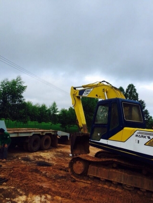 ขายรถขุดแบ็คโค SK200-3มาร์คไฟฟ้าตัด ช่วงล่างดีสภาพทำงานทุกวัน