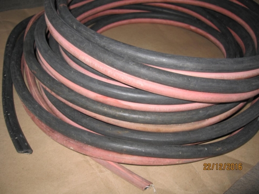 สายลมคู่ ยาวประมาณ 15 เมตร