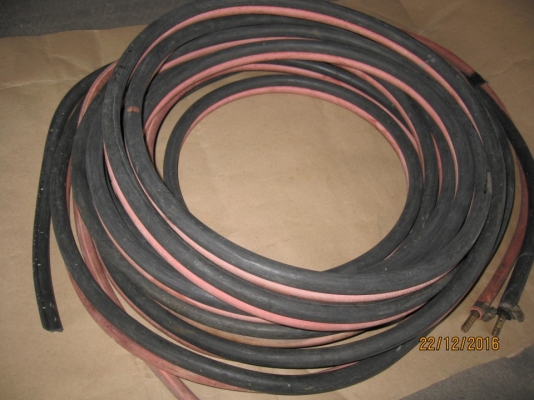 สายลมคู่ ยาวประมาณ 15 เมตร