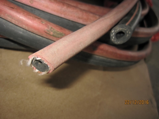 สายลมคู่ ยาวประมาณ 15 เมตร