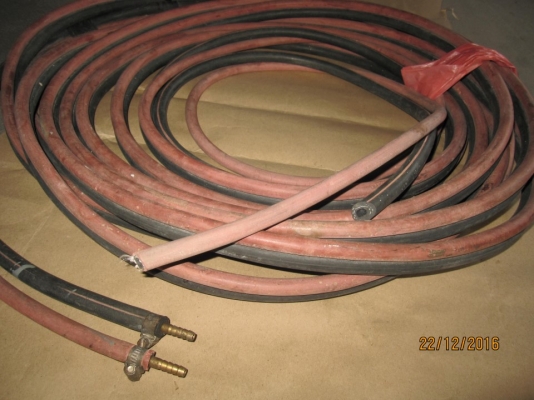 สายลมคู่ ยาวประมาณ 15 เมตร