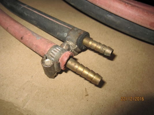 สายลมคู่ ยาวประมาณ 15 เมตร