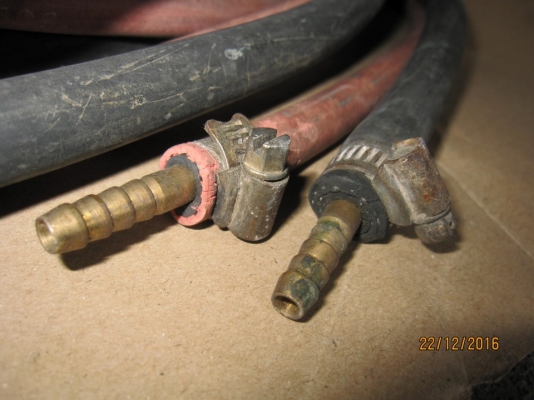 สายลมคู่ ยาวประมาณ 15 เมตร