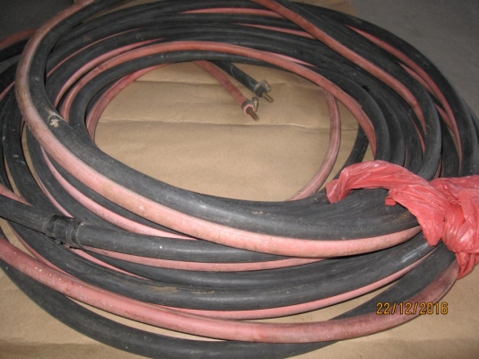 สายลมคู่ ยาวประมาณ 15 เมตร