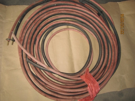 สายลมคู่ ยาวประมาณ 15 เมตร