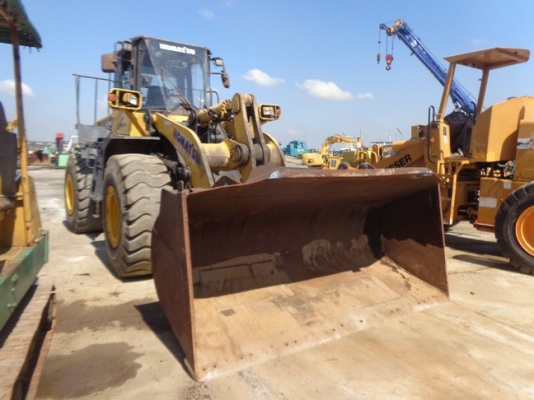 ขายรถตักล้อยาง KOMATSU รุ่น WA 380-6 สภาพสวย พร้อมใช้งาน ขายรถตักล้อยาง KOMATSU รุ่น WA 380-6 สภาพสวย พร้อมใช้งาน