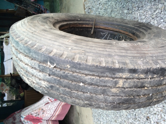 ขายเหมายางเรเดียล Bridgestone 8.25-16 ยางนอก ยางใน พร้อมผ้าพันคอ ปี 13 ราคาเส้นละ 1,000 บาท ขายเหมายางเรเดียล Bridgestone 8.25-16 ยางนอก ยางใน พร้อมผ้าพันคอ ปี 13 ราคาเส้นละ 1,000 บาท