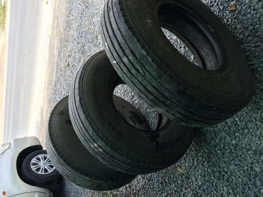 ขายเหมายางเรเดียล Bridgestone 8.25-16 ยางนอก ยางใน พร้อมผ้าพันคอ ปี 13 ราคาเส้นละ 1,000 บาท