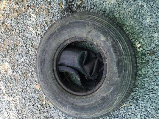 ขายเหมายางเรเดียล Bridgestone 8.25-16 ยางนอก ยางใน พร้อมผ้าพันคอ ปี 13 ราคาเส้นละ 1,000 บาท ขายเหมายางเรเดียล Bridgestone 8.25-16 ยางนอก ยางใน พร้อมผ้าพันคอ ปี 13 ราคาเส้นละ 1,000 บาท