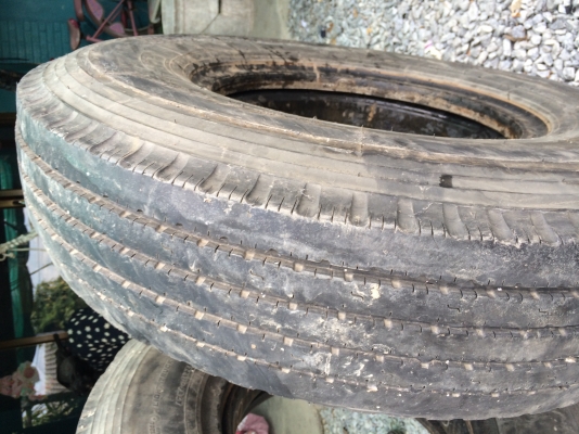 ขายเหมายางเรเดียล Bridgestone 8.25-16 ยางนอก ยางใน พร้อมผ้าพันคอ ปี 13 ราคาเส้นละ 1,000 บาท ขายเหมายางเรเดียล Bridgestone 8.25-16 ยางนอก ยางใน พร้อมผ้าพันคอ ปี 13 ราคาเส้นละ 1,000 บาท