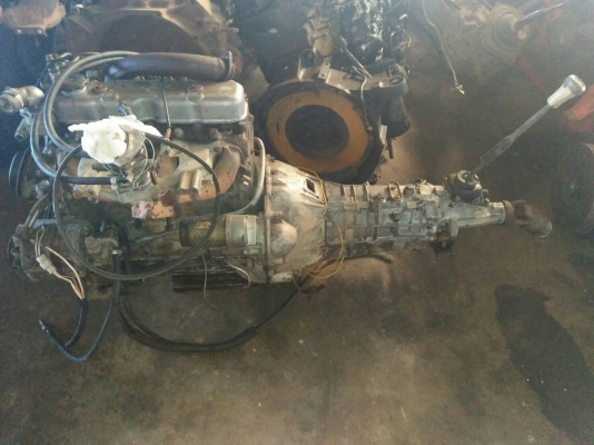 ขายด่วนเครื่องเกียร์ISUZUเเอ๊ว 190พร้อมใช้ เครื่องติด มี3ตัว ตัวละ 18000 บาท