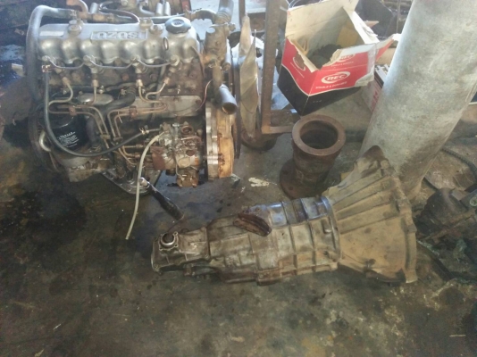 ขายด่วนเครื่องเกียร์ISUZUเเอ๊ว 190พร้อมใช้ เครื่องติด มี3ตัว ตัวละ 18000 บาท