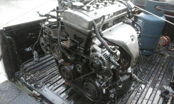 เครื่อง4a 1600cc.พร้อมเกียร์ออโต้ (แก๊ส) 7,500บาท กล่องสายไฟครบๆ เครื่องติดปรกติ 089-2095791