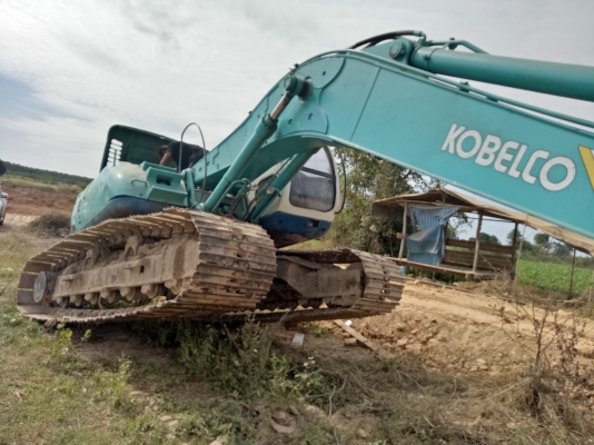 ขายด่วน  KOBELCO SK200 MART -5 ธรรมดา เครื่องปั้มดีเยี่ยม เครื่องแน่น ปัมแรง รถทำงานไม่มีโหลด โซ่ช่วงล่างสวย รูลเลอร์ไม่แตก เอวแน่น ไฟฟ้าสมบูรณ์ โซ่หนา บูมอามมีปะตามรูป แต่รถพร้อมใช้งานจริง เอกสารใบอินวอยซ์