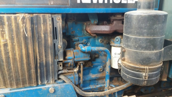 ขายรถไถ NEWHOLLAND 6640 รถปี 55  2เพลา รถพร้อมใช้