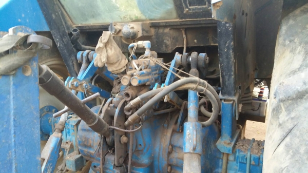 ขายรถไถ NEWHOLLAND 6640 รถปี 55  2เพลา รถพร้อมใช้