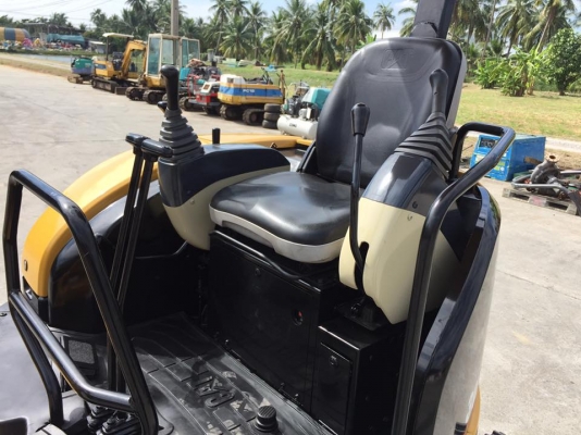 รถขุด CAT 303CR ทำสีใหม่ มือสองนำเข้าญี่ปุ่น รถขุด CAT 303CR ทำสีใหม่ มือสองนำเข้าญี่ปุ่น