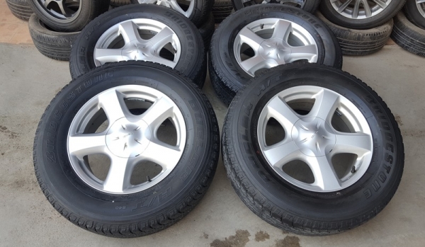ขายล้อISUZU V Cross17 ยาง255/65/17 ปี13 4 ล้อ