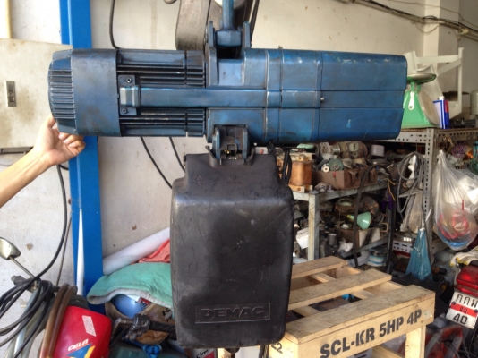 ขายรอกไฟฟ้า Demag 2ton. Made in Germany 380V สภาพสวยเดิมๆ อุปกรณ์ครบ มาพร้อมตัววิ่งแบบลากตรงรุ่น พร้อมใช้งาน ขายรอกไฟฟ้า Demag 2ton. Made in Germany 380V สภาพสวยเดิมๆ อุปกรณ์ครบ มาพร้อมตัววิ่งแบบลากตรงรุ่น พร้อมใช้งาน