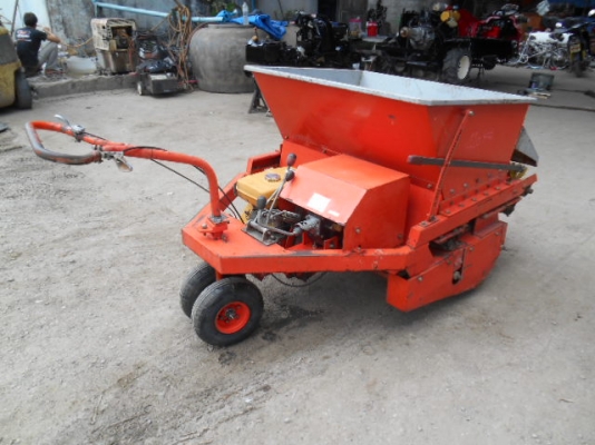 รถโรยทราย TSUCHIYA เดินจูง พร้อมใช้งาน