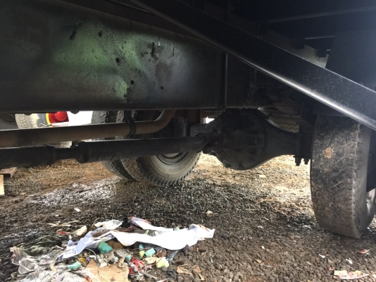 10 ล้อหัวลาก2 เพลา 320 แรง ปี 2549 ไมล์ 5 แสนโลกว่าๆ รถเก็บสีใหม่ไม่ได้เฉียวชน เดิมสีส้มทำสีขาว เล่มพร้อม