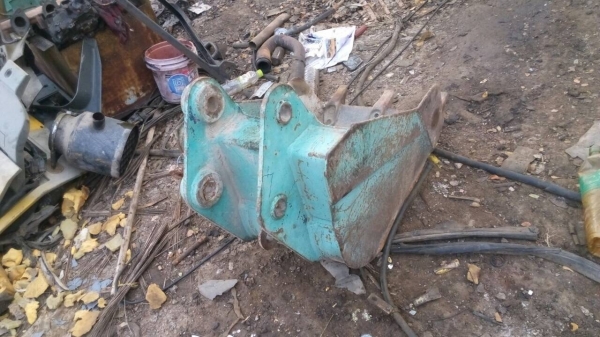 ขายรถแมคโค โกเบโก้ SK-30-SR สภาพพร้อมใช้ มีหัวเจาะให้ เอกสารเล่มทะเบียน สนใจโทรมา มีวีดีโอให้ดูครับ