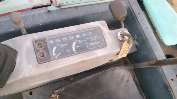 ขายรถแมคโค โกเบโก้ SK-30-SR สภาพพร้อมใช้ มีหัวเจาะให้ เอกสารเล่มทะเบียน สนใจโทรมา มีวีดีโอให้ดูครับ