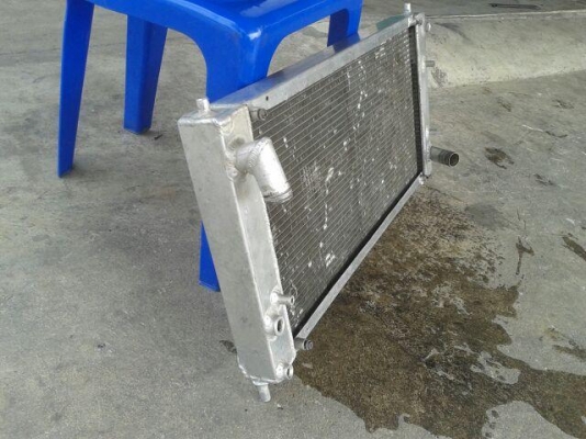 หม้อน้ำอลูมิเนียม3ช่อง ความสูง14ยาว30นิ้ว