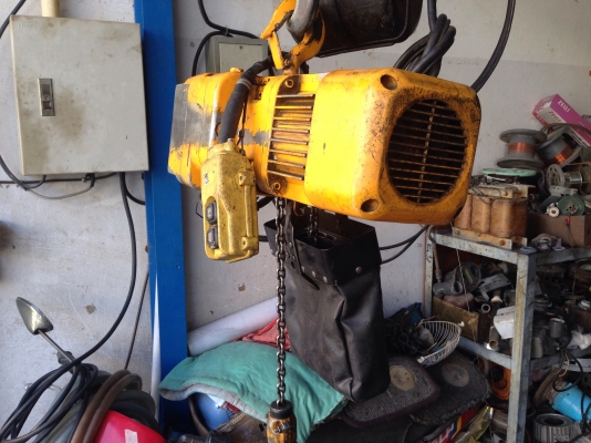 ขายรอกไฟฟ้า Kito 125kg. made in Japan 380V สภาพดีเดิมๆ สีไม่สวย วิ่งนิ่ม อุปกรณ์ครบ มาพร้อมตัววิ่งแบ ขายรอกไฟฟ้า Kito 125kg. made in Japan 380V สภาพดีเดิมๆ สีไม่สวย วิ่งนิ่ม อุปกรณ์ครบ มาพร้อมตัววิ่งแบ