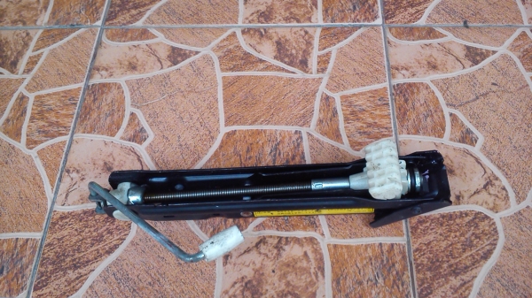 แม่แรงยกรถ BMW 1000KG