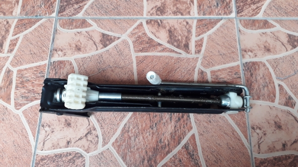 แม่แรงยกรถ BMW 1000KG