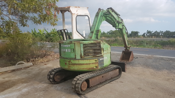 ขายด่วนรถแบคโฮมิสซูMX35เทียบเท่าPC35คอลโทลสั่นเครื่อง4สูบดีปั่มแรงรถนอกเพิ่งนำเข้ามาใหม่ยังไม่เคยใช้งานในเมืองไทยเลย