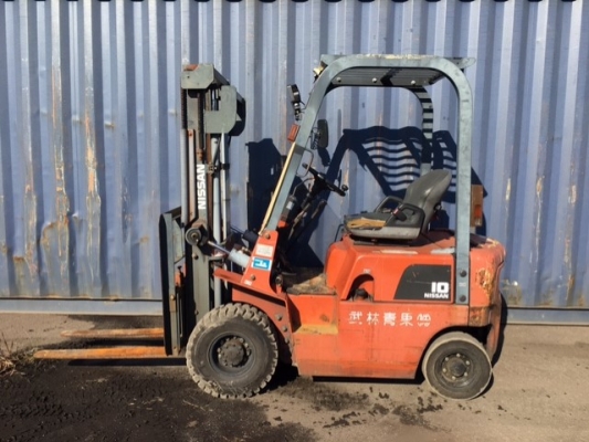 ขายรถโฟลคลิฟท์แท้ จากญี่ปุ่น NISSAN FD10 , เครื่องยนต์ดีเซล ,เกียร์คลัทร์,  เสายกสูง 3.0 เมตร , รถนำเข้าจากญี่ปุ่น 100\%