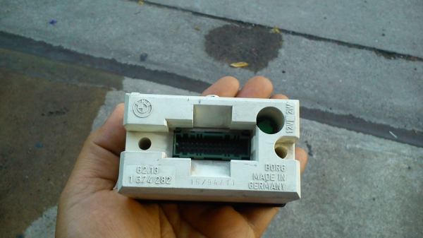 นาฬิกา BMW E32 E34 แบบเข็ม ทรงสี่เหลี่ยม นาฬิกา BMW E32 E34 แบบเข็ม ทรงสี่เหลี่ยม