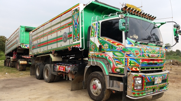 ขาย 2,580,000 ISUZU 360 ปี 57แม่ลูก 3 เพลา ดั้ม อ.ไทยเทนเลอร์แม่ยาว6.20ม.ลูกยาว6.80ม.กว้าง2.50ม.สูง1.70ม.น้ำหนักรวม19.8ตัน. (รถอยู่ นครปฐม)โทร&amp;ไอดีลาย. 090-772-3710 090-772-3708