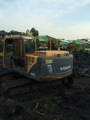 ขายรถแบคโฮ VOLVO EC140BLC ไฟฟ้าครอบ ช่วงล้างสวย สีเดิ มๆ เล่นทะเบียน ราคา 1000000 สนใจรีบจองด่วน0813531946 ขายรถแบคโฮ VOLVO EC140BLC ไฟฟ้าครอบ ช่วงล้างสวย สีเดิ มๆ เล่นทะเบียน ราคา 1000000 สนใจรีบจองด่วน0813531946