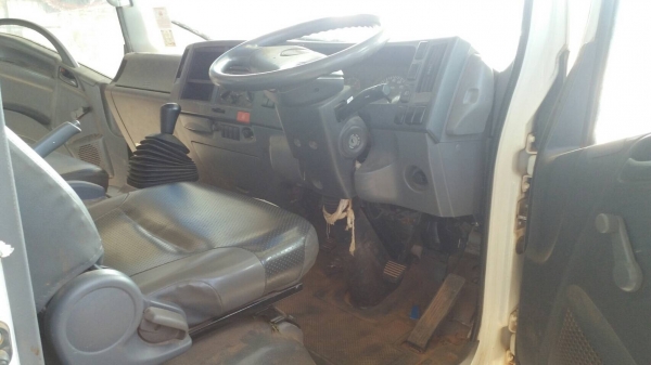 Isuzu NPR 150 ห้างแท้ปี56 สีเดิมบาง งวดละ3หมื่นก่า คงเหลือ4แสนก่า