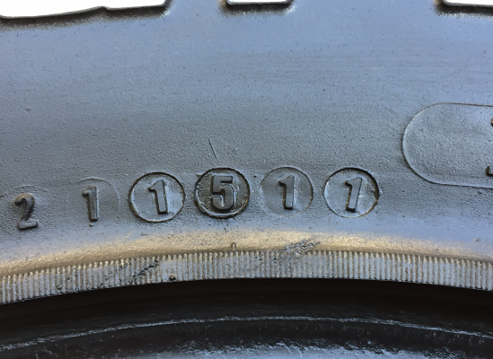 ยาง All BF goodrich 33 12.5 R15 ปี11 ดอกเต็ม ไม่มีปะ ราคาไม่แพง