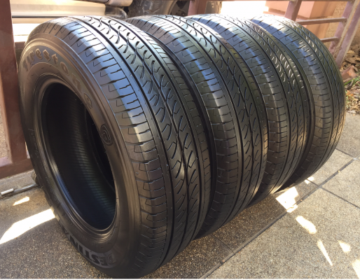 ยางถอดป้ายแดง Firestone 205 70 15 ปี16 ดอกเต็ม ไม่มีปะ ราคาไม่แพง