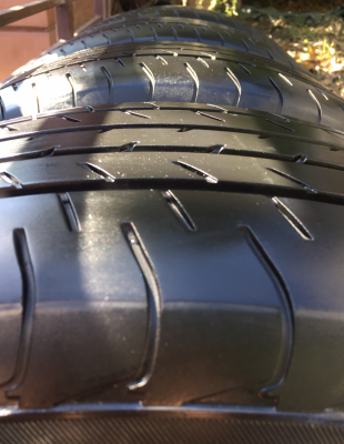 ยาง Yokohama 225 60 17 กลางปี15 ดอกเต็ม ใช้ยาว ราคาไม่แพง