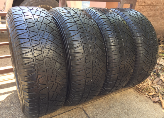 ยาง Michelin 265 65 17 กลางปี12 ดอกเต็ม ใช้ยาว ราคาไม่แพง