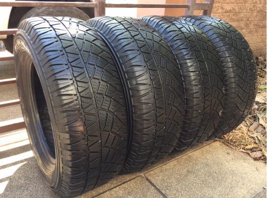 ยาง Michelin 265 65 17 กลางปี12 ดอกเต็ม ใช้ยาว ราคาไม่แพง