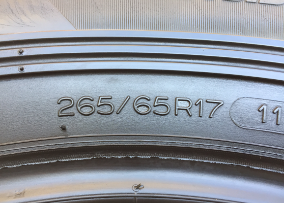 ยาง Michelin 265 65 17 กลางปี12 ดอกเต็ม ใช้ยาว ราคาไม่แพง