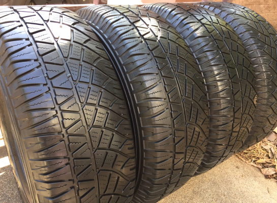 ยาง Michelin 265 65 17 กลางปี12 ดอกเต็ม ใช้ยาว ราคาไม่แพง