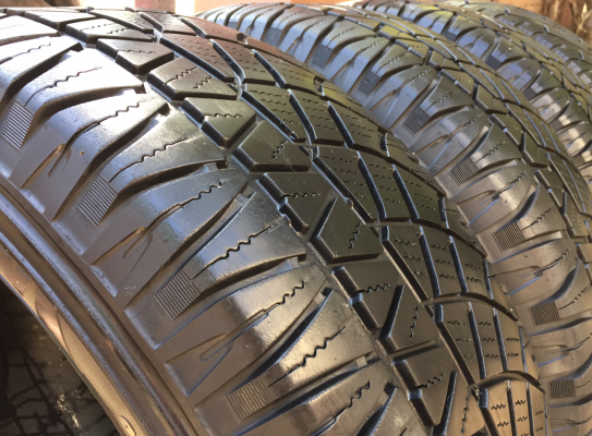 ยาง Michelin 265 65 17 กลางปี12 ดอกเต็ม ใช้ยาว ราคาไม่แพง