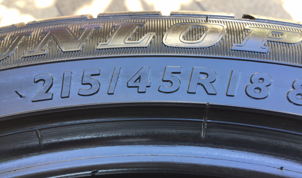 ยาง Dunlop 215 45 18 ปี14 ดอกเต็ม ใช้ยาว ราคาไม่แพง