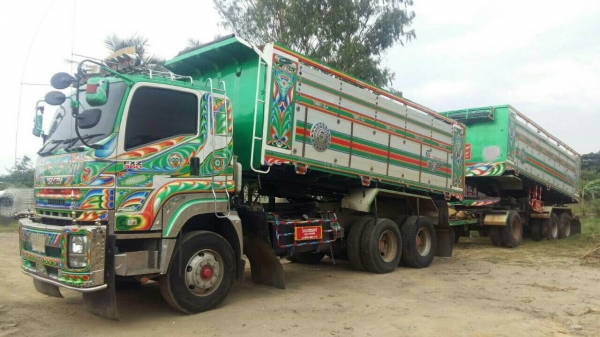 ขายรถพ่วง 22 ล้อ แม่-ลูก กระบะเนียมดั้ม แม่ยาว.6.20/ลูกยาว6.8 0/กว้าง2.50/สูง1.70ม. อู่ .ไทยเทมนเลอร์  ISUZU 360 ปี.57 ราคา  2580000 สนใจรีบจองด่วนครับ